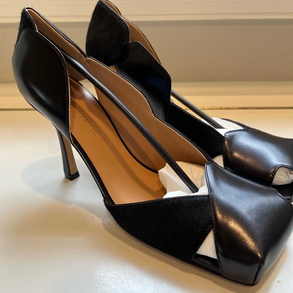 Bottega Veneta Calf Hair and Leather pumps size 39 NEW